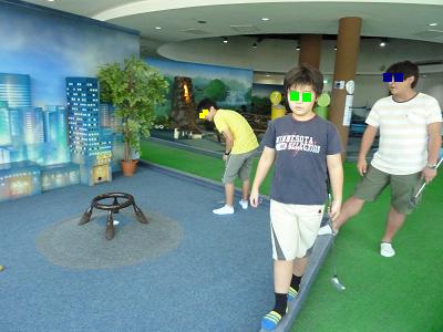 P1140232mini-golf2.JPG