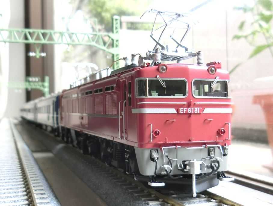ムサシノモデルのEF81-81号機牽引KATO14系客車 | HOゲージの世界へ