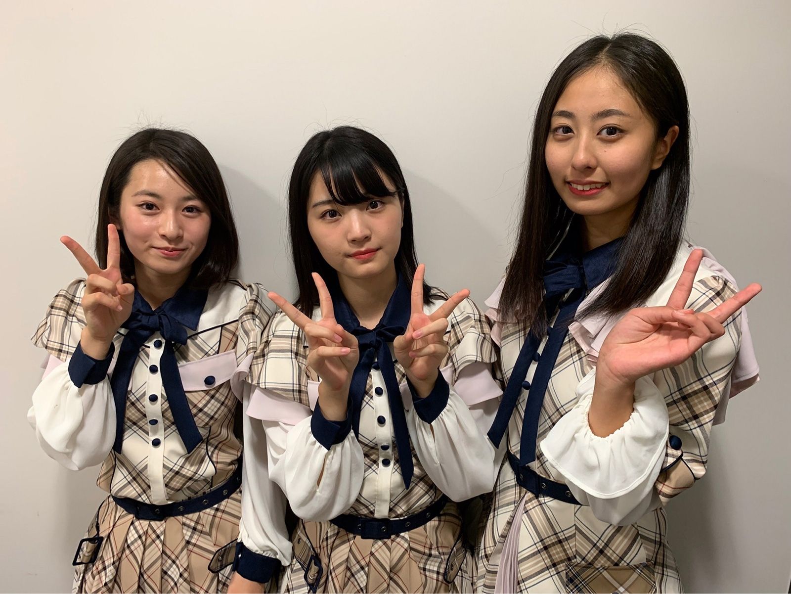 Akb48 チーム8 東北の新代表メンバー3人お披露目 秋田代表 布谷梨琉 岩手代表 井上美憂 福島代表 長谷川百々花 ルゼルの情報日記 楽天ブログ