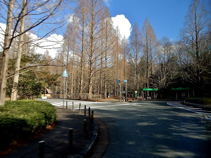 正門前3