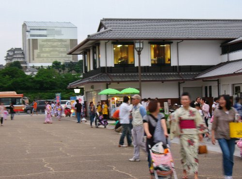みやげ物屋広場2.jpg