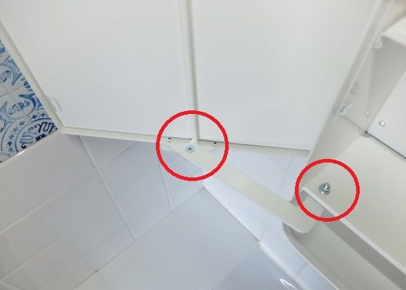 IKEA イケアの GUNNERN ミラーキャビネット 取り付けました DIY 洗面所 壁紙