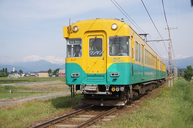 富山地鉄 バラエテイ－車両の 晴れ！5