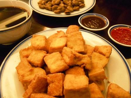 咸亨酒店の臭豆腐