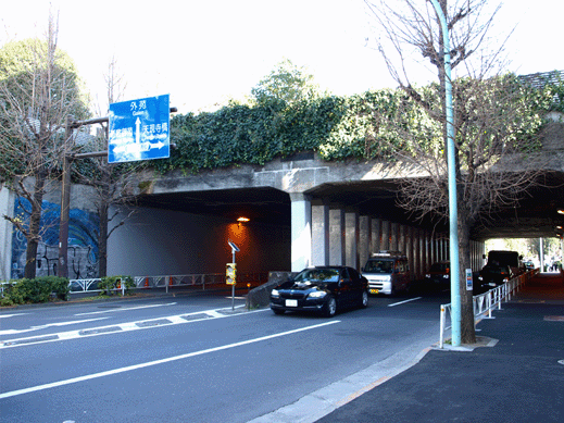 千駄ヶ谷トンネル.gif