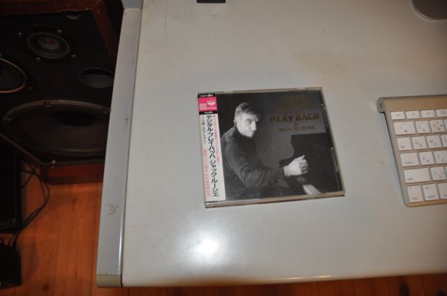AUDIO130211d.jpg