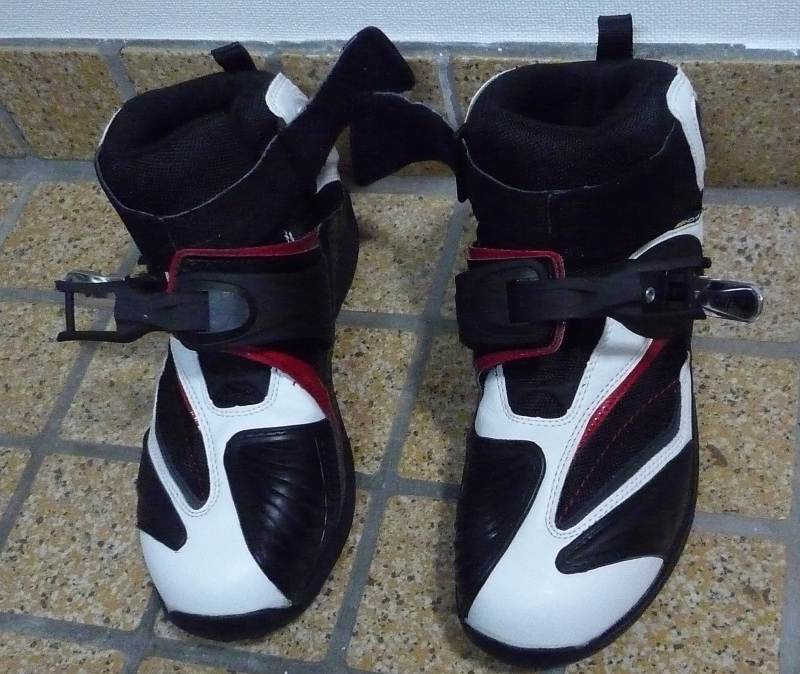 防水スプレー乾燥中