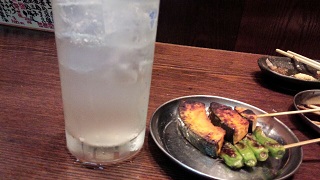 レモンサワーと野菜焼き.jpg