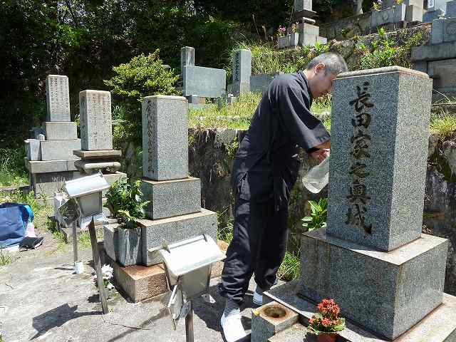 金光教警固屋教会初代・二代「お土納めの儀」墓前祭奉行 平成24年5月4日 4
