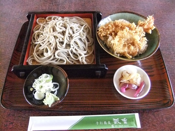 梅田７丁目・藪重のサービスランチ(海老と穴子天セット)