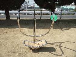 公園でストレッチ