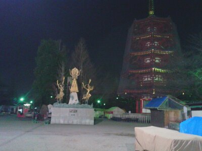 川崎大師五重塔手前2013新春
