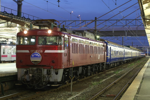 EF65 1118から寝台特急「あけぼの」に3