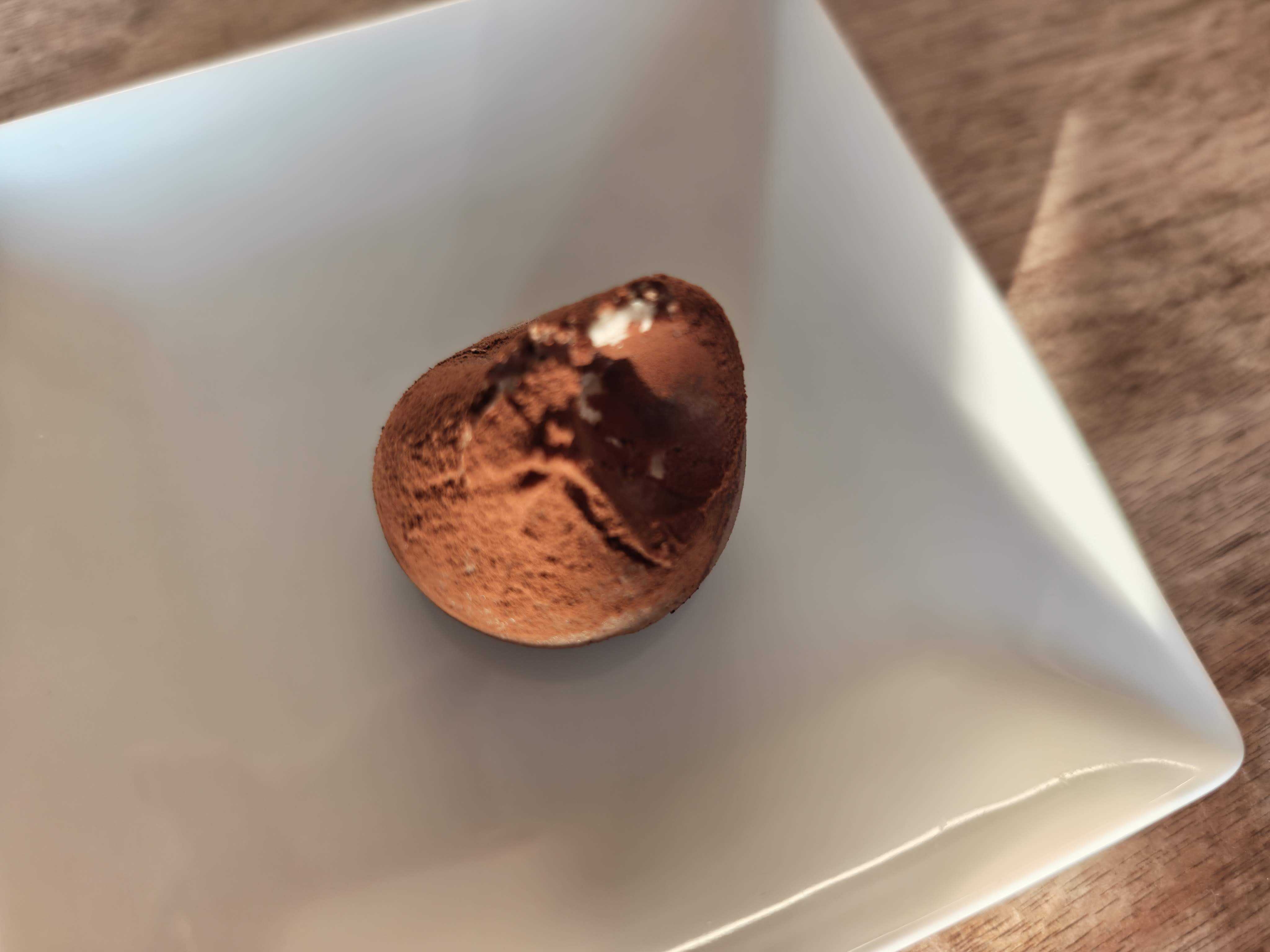 北海道SNOWS(スノー)　スノーボール黒　手で持っても潰れる