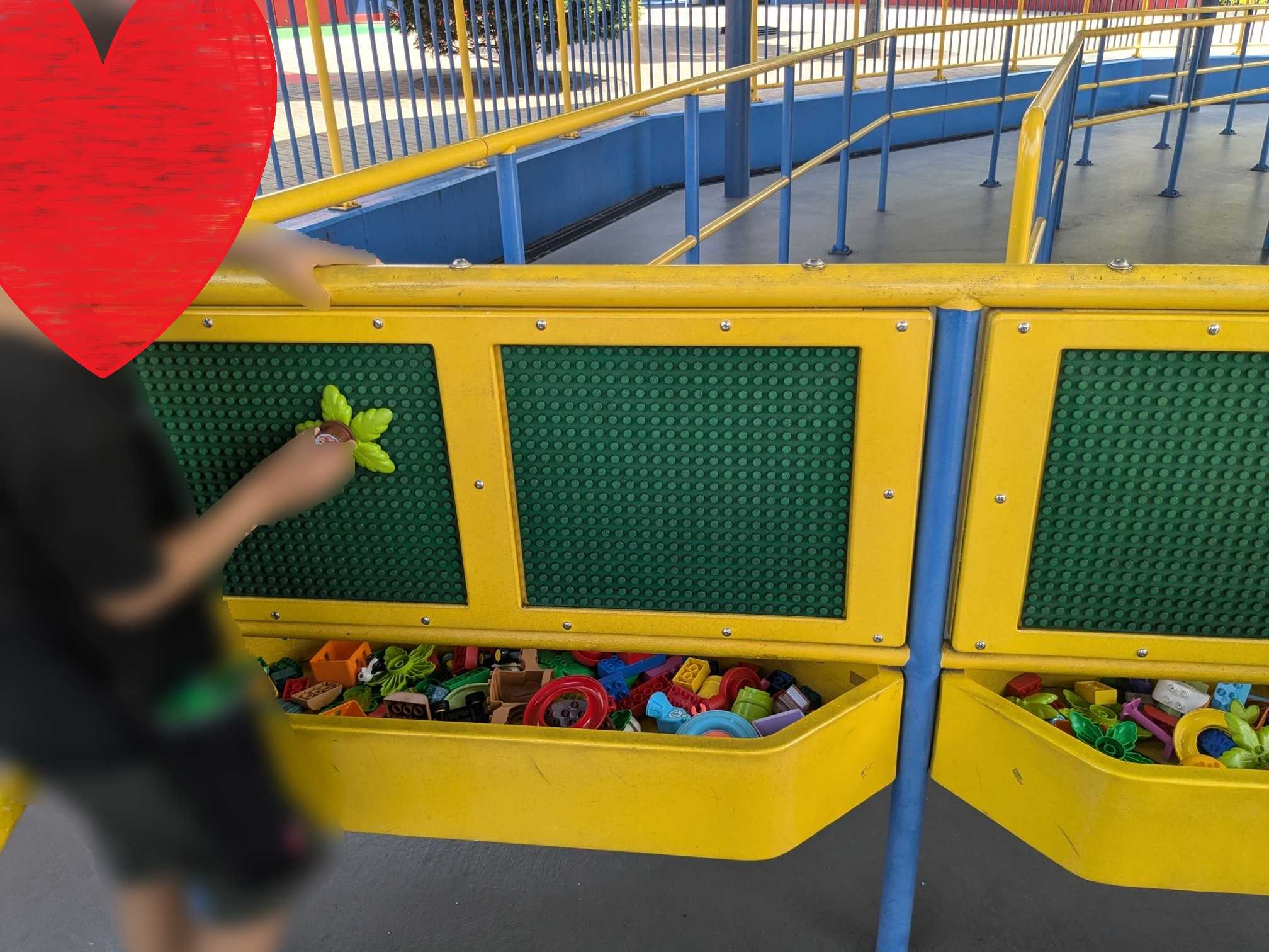 レゴランドジャパン　キャット・クラウド・バスターズ　子どもの待ち時間対策のデュプロかな