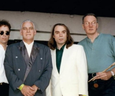 Procol Harum ian wallace 1993.jpg