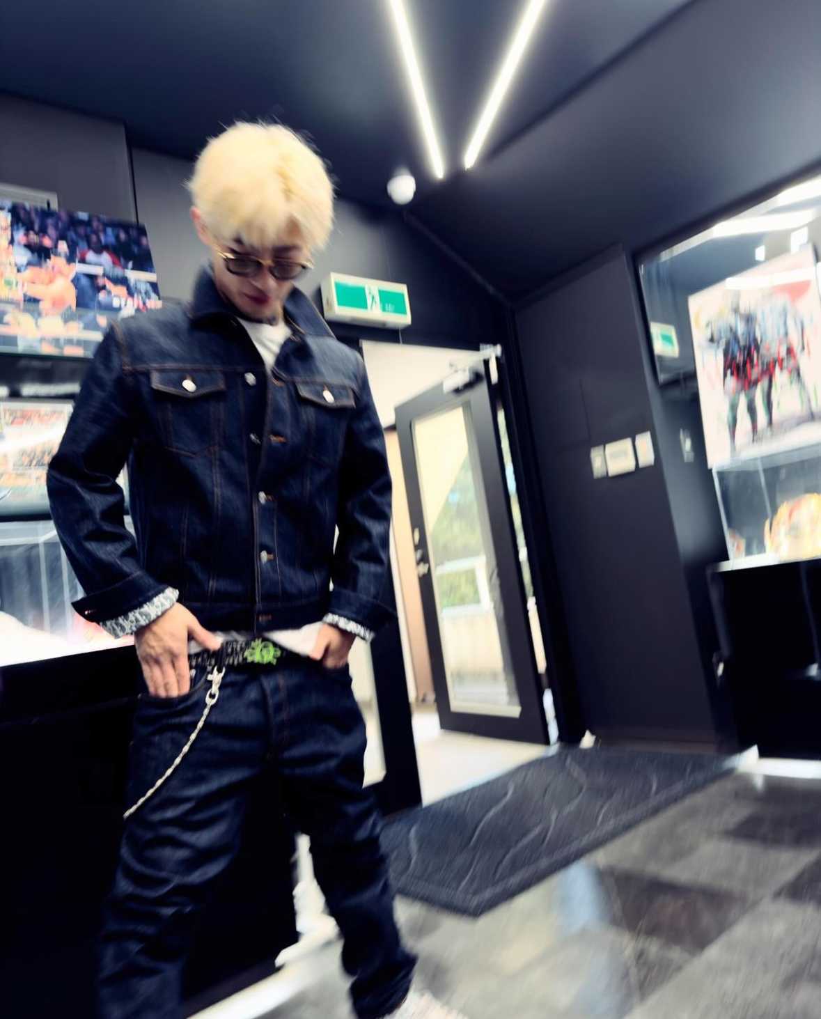 Dior ダークデニムジャケット ウエストベルト付き Dior ダークデニム