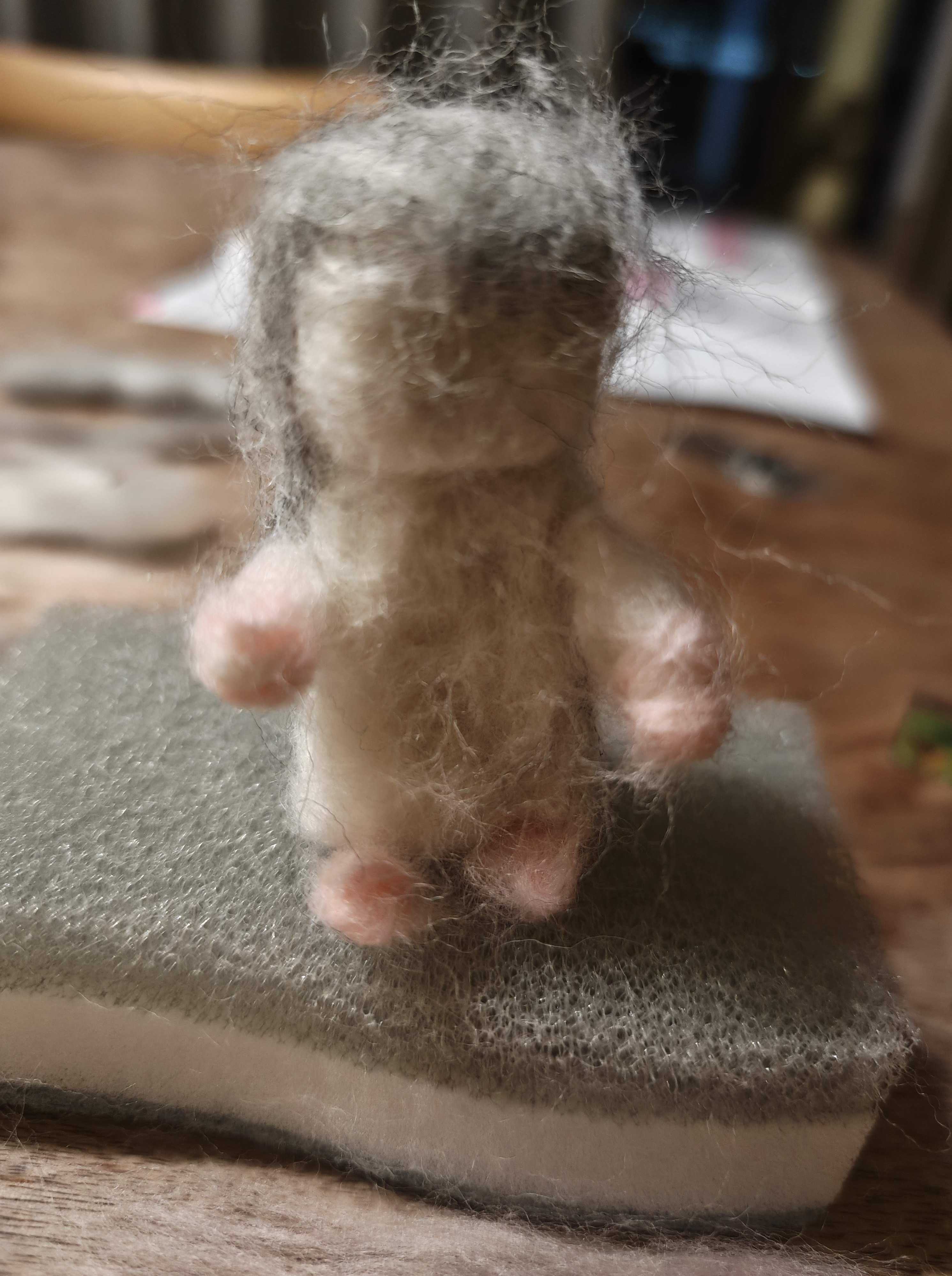 ダイソー　羊毛フェルトキット　ハムスター　小1が作りました