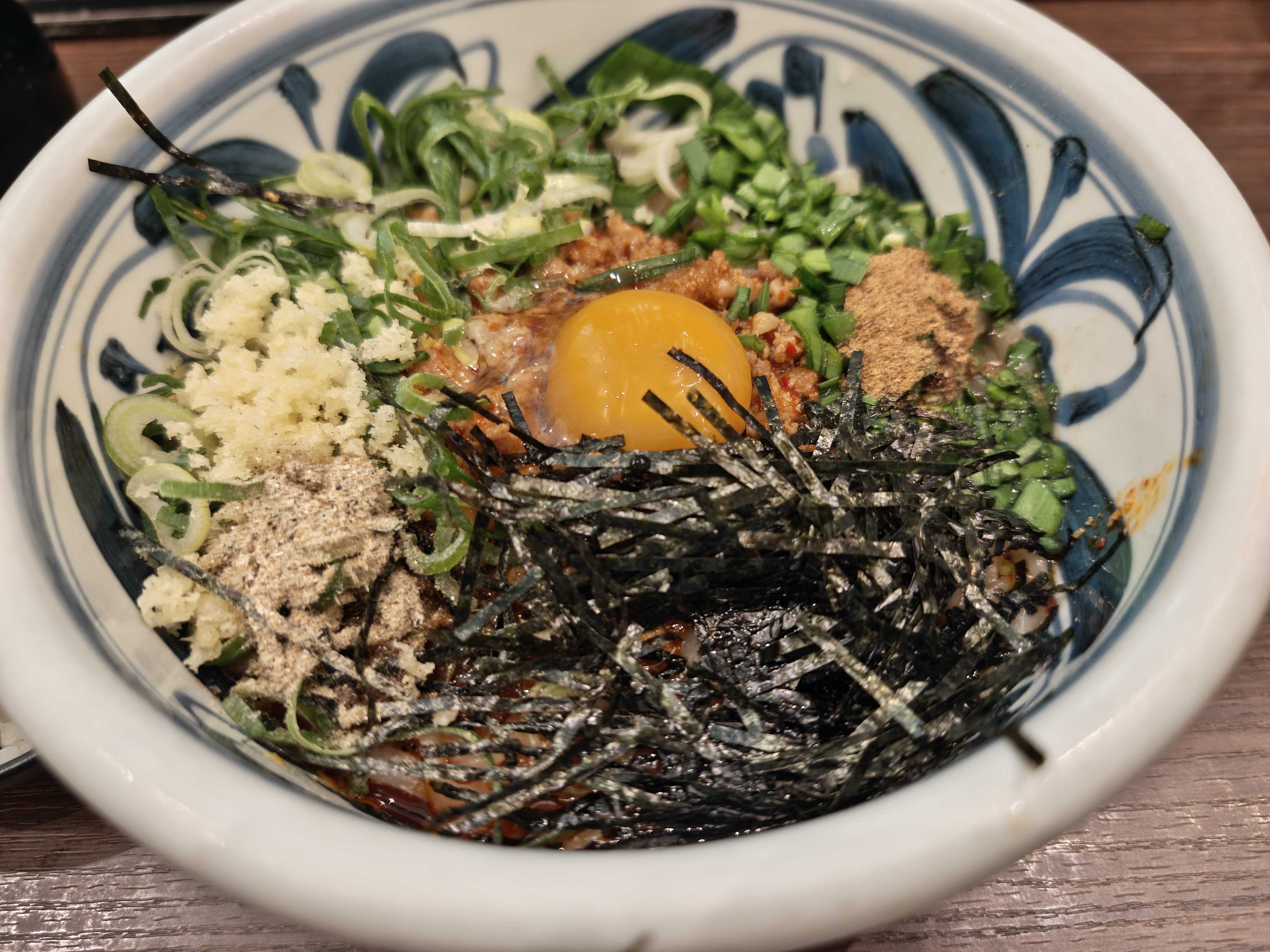 創作うどんとおでん あんぷく　虎ノ門ヒルズ ひとりランチ　台湾まぜうどん