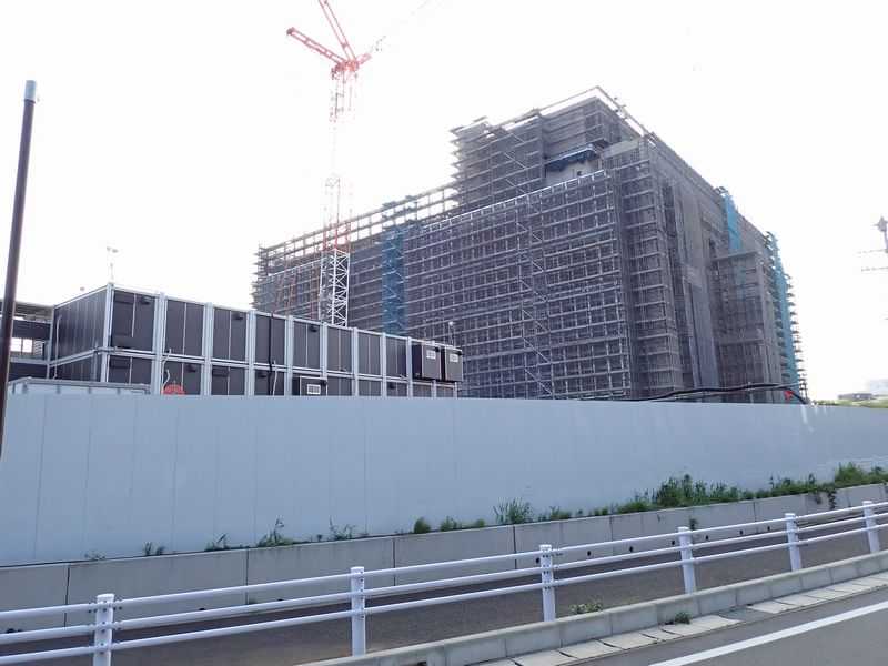 新白井データセンター 建設作業小屋側から見る