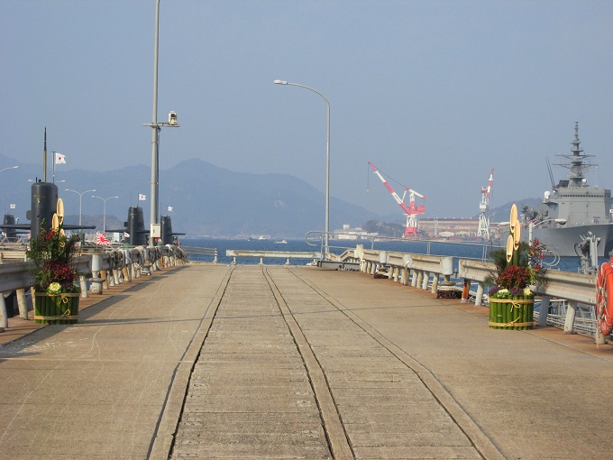 海上自衛隊潜水艦桟橋