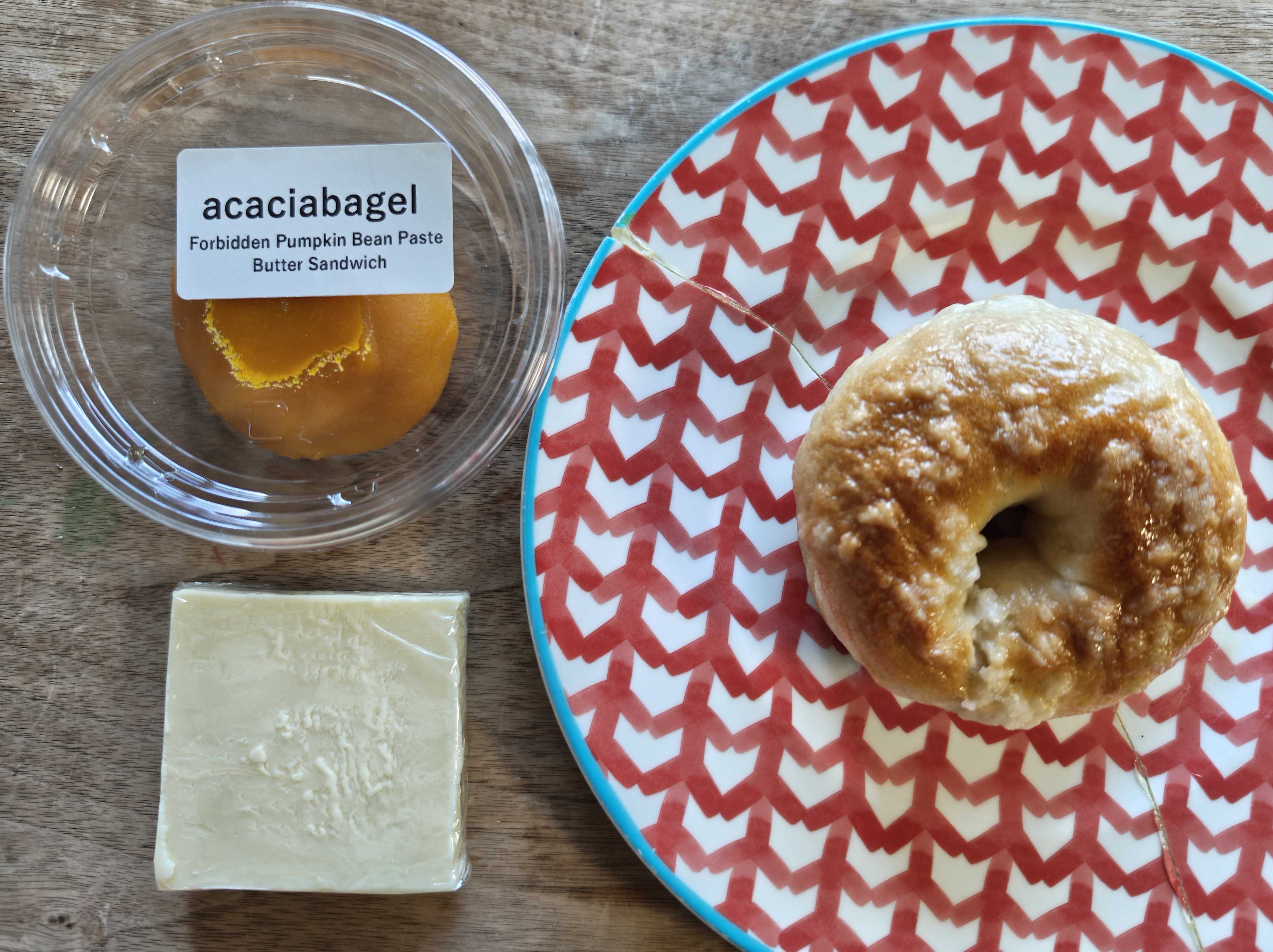 アカシアベーグル(acaciabagel) 通販　Forbidden pumpkin bean paste butter sandwich（禁断のかぼちゃあんバターサンド）