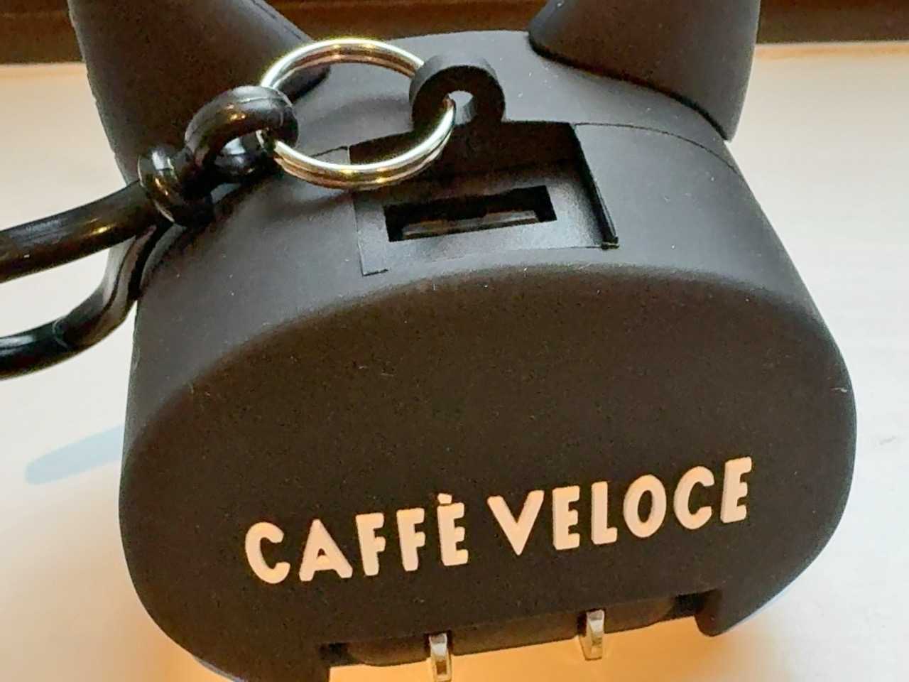 カフェ・ベローチェ 巨大黒ねこ型USBコンセント 2,800円 | イルカ