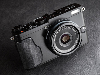 Fujifilm X70 コンパクトデジタルカメラ