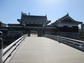 おももて