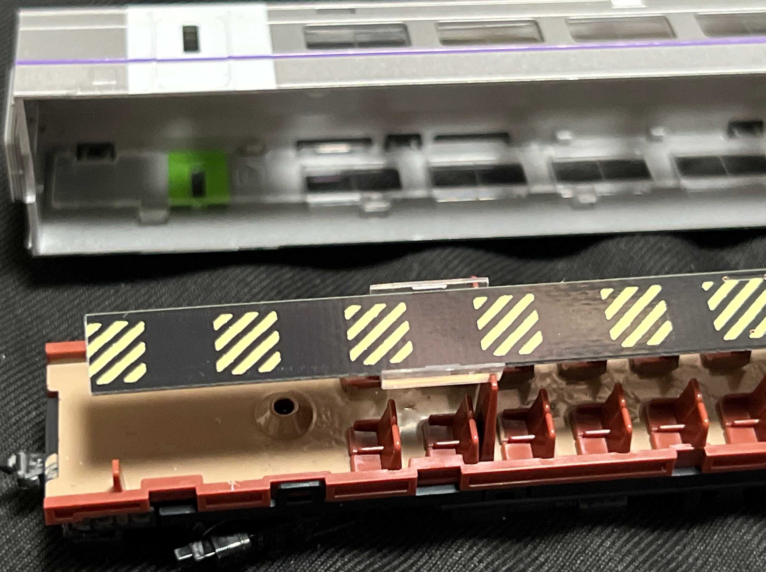 【現物加工】 キハ261-1000(新塗装)の加工① 車端機器&室内塗装 | おきつね