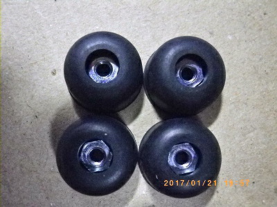 ゴム足加工　底面