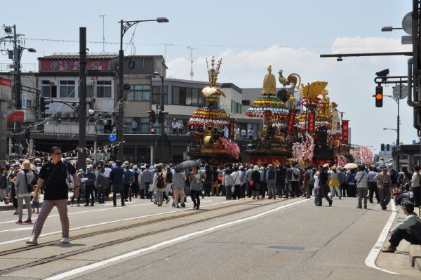 高岡御車山祭