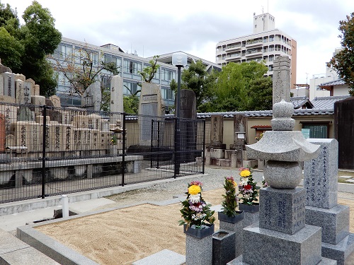 芭蕉墓・野坡墓 (2).JPG