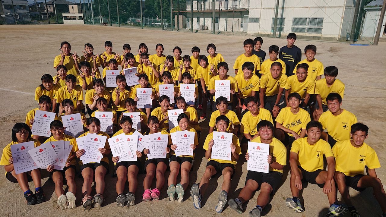 陸上女子集合写真 