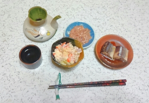 ポテトサラダ、塩辛、秋刀魚.jpg