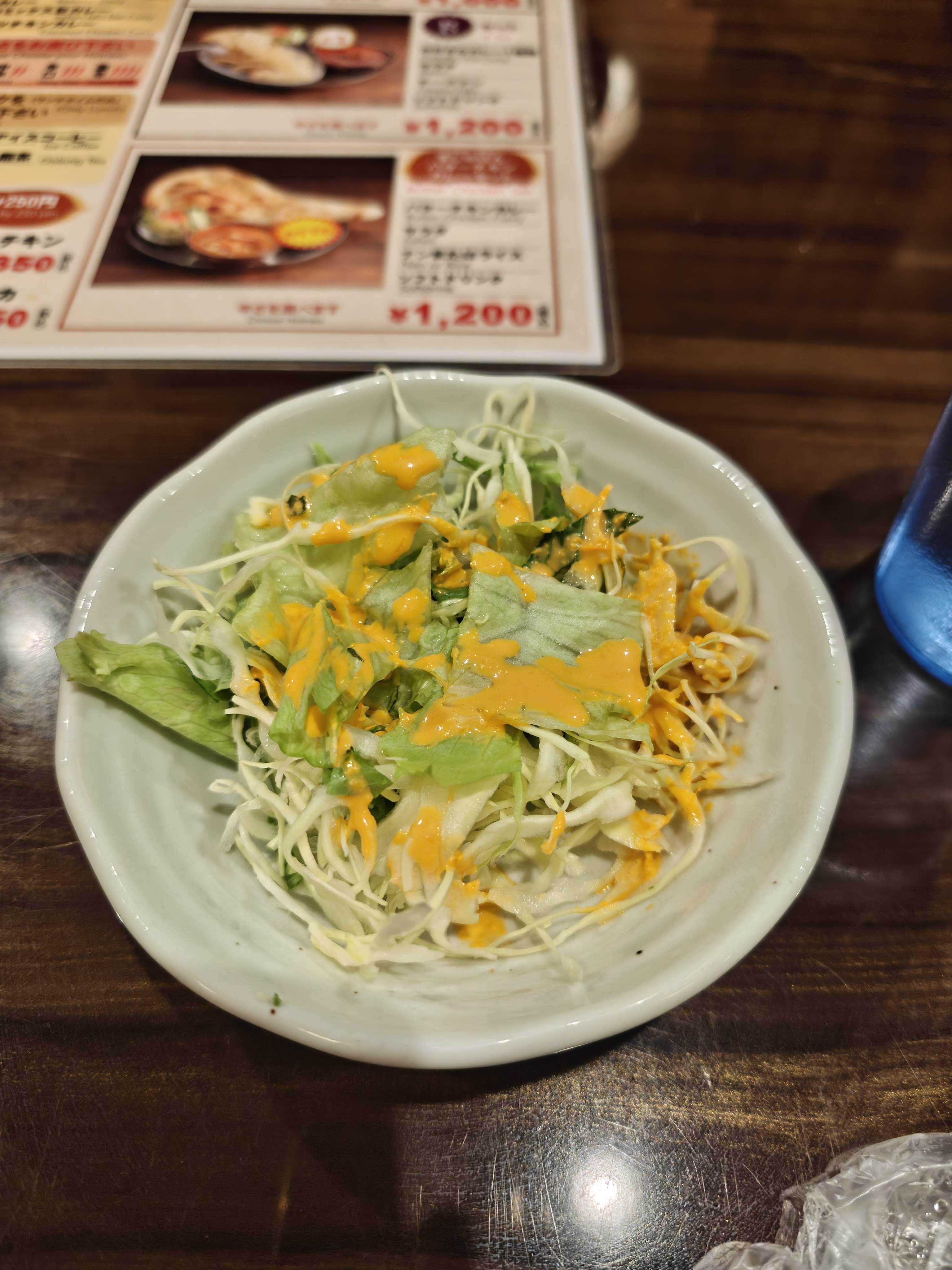 新橋インドカレーまじゅばん　ひとりランチ　ランチセットのサラダ