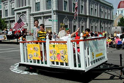 20151114-Strawberry Festival 2002 Parade (242)_420x280_thumb.jpg