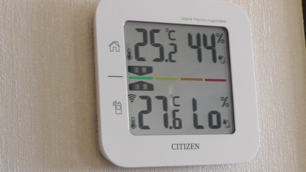 温湿度計　屋外の湿度が「Lo」表示