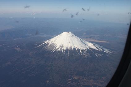 ホノルル(2012.4.4)・機内から富士山.JPG