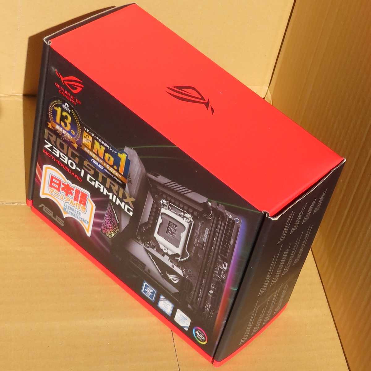 ASUS ROG STRIX Z390-I GAMING 斜め写真