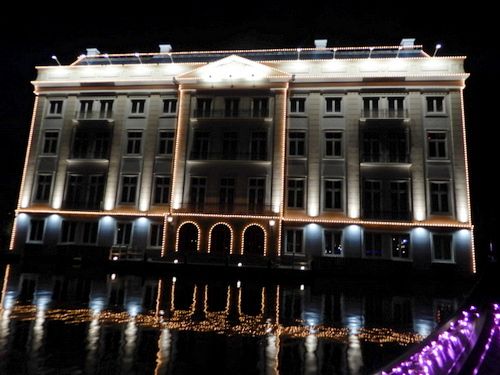 ハウステンボス夢旅日記その13 19 1 夜レポ2 光の運河クルーズを予約 ゴンドラに乗って キャストと一緒にパレードの一員になるプランを選びました きれいで楽しい カントリーの自宅shop テディベアテラス のゆみちゃんの日記 毎日 一歩 ハウステンボス夢旅日記その13 19 1 夜レポ2 光の運河クルーズを予約 ゴンドラに乗って キャストと一緒にパレードの一員になるプランを選びました きれいで楽しい カントリーの自宅shop テディベアテラス のゆみちゃんの日記 毎日 一歩