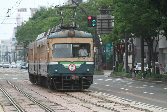 福井鉄道と アニメバス & モニメント2