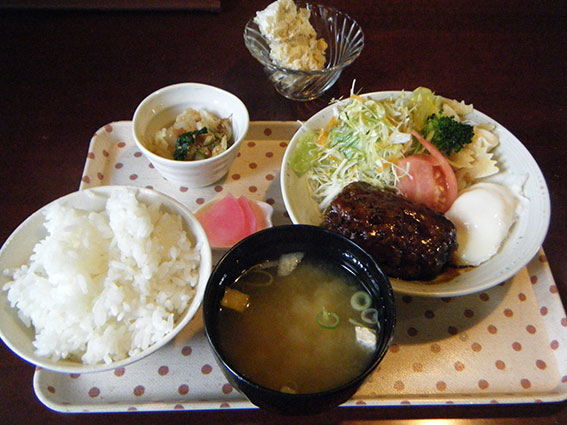 プランタンの「ハンバーグ」-1♪