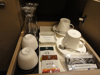 サーウィンストンホテルデザイナーズスーペリアツインお茶コーナー