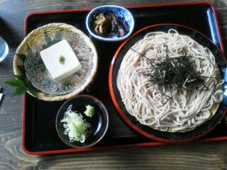 西湖の蕎麦屋