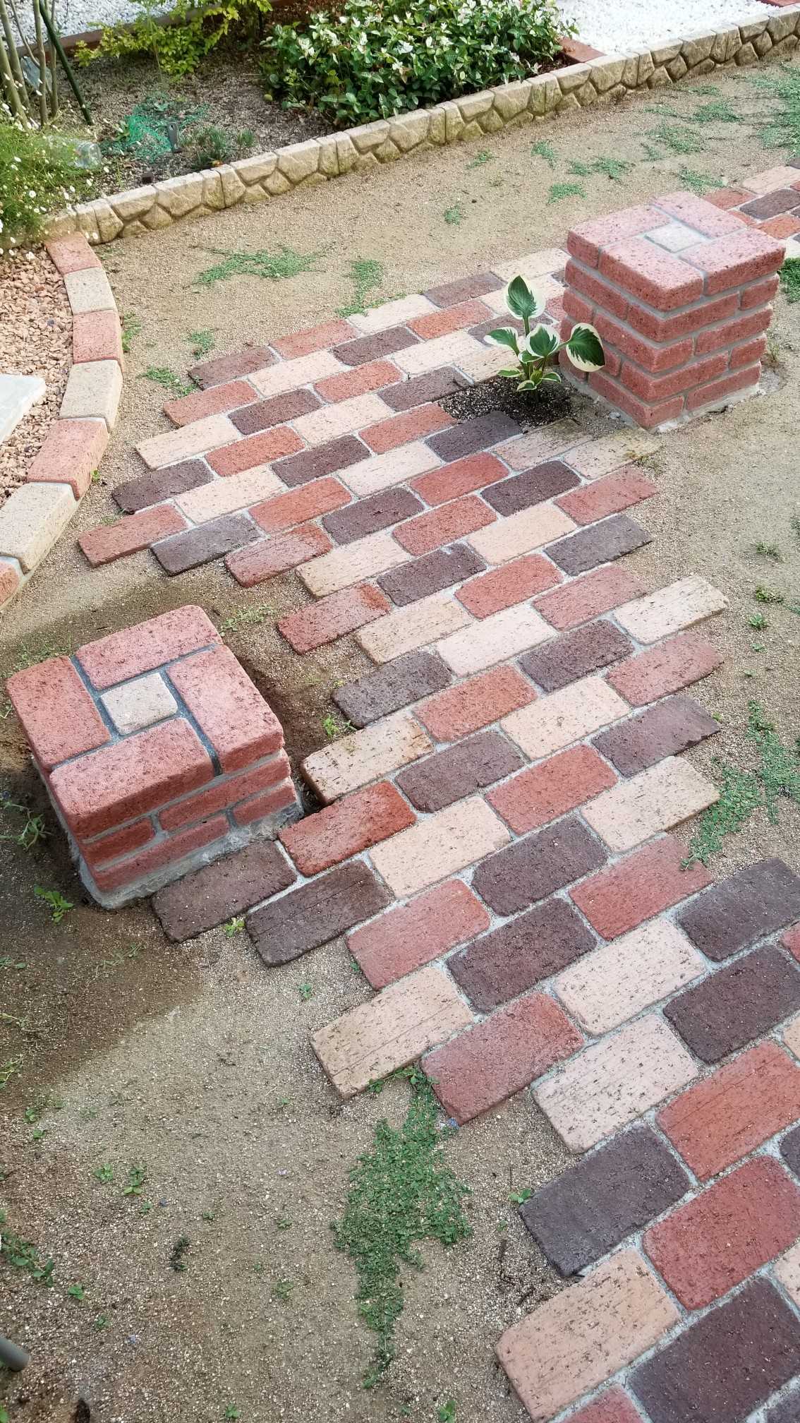 殺風景な庭をdiy レンガ花台 End Millのdiyガーデン 楽天ブログ