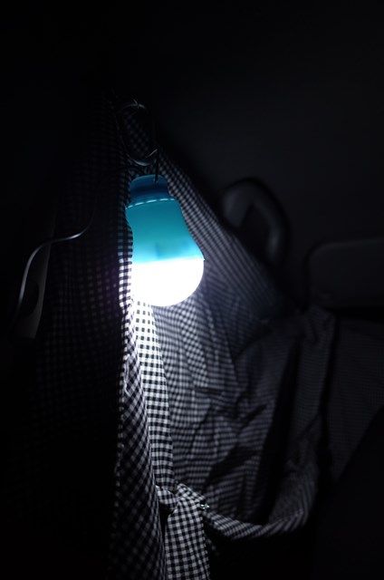 車中泊では100均の電球型usbライトが使えるぞ やまぶろぐ 登る呑む撮る滑る山ブロガー 楽天ブログ