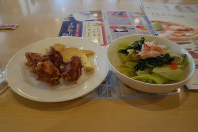 唐揚げ、サラダ.JPG