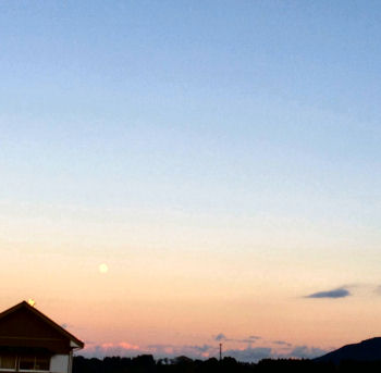 東の空