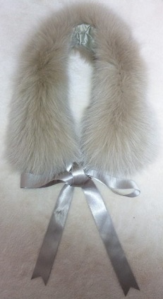 ベージュのティペット